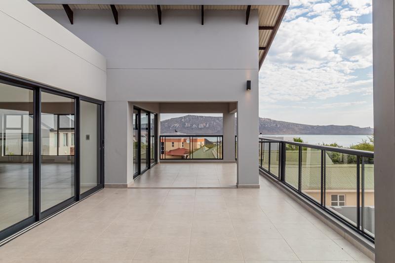 5 Bedroom Property for Sale in Myburgh Park Western Cape